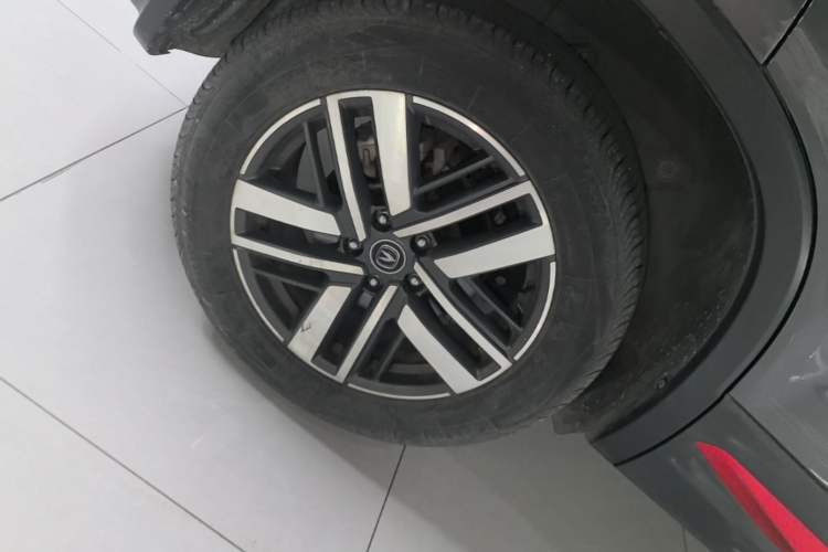 Used CHANGAN CS75 2023 Enjoy Edition 1.5T DCT Luxury Version Right Rear Wheel Hub
