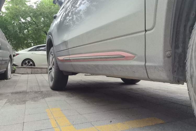 Used CHANGAN CS75 2023 Enjoy Edition 1.5T DCT Luxury Version Right Side Sill