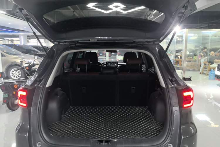 Used CHANGAN CS75 2023 Enjoy Edition 1.5T DCT Luxury Version Trunk