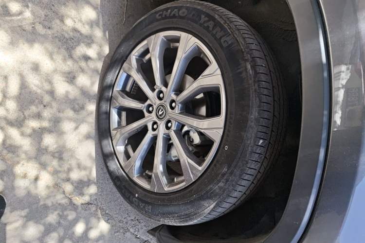 Used CHANGAN CS75 2023 Enjoy Edition 1.5T DCT Prestige Version Right Front Wheel Hub