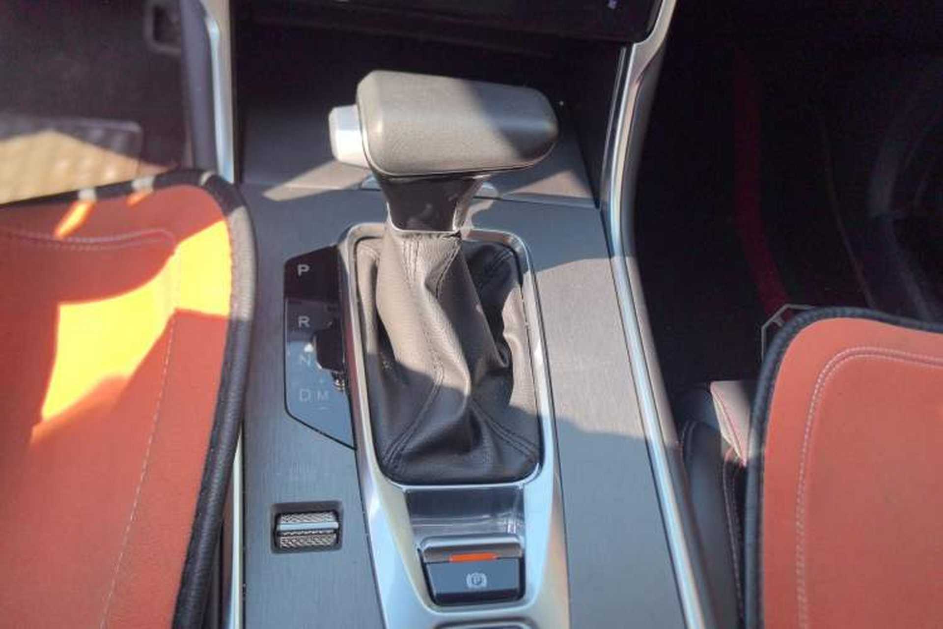 Used CHANGAN CS75 2023 Enjoy Edition 1.5T DCT Prestige Version Gear Lever