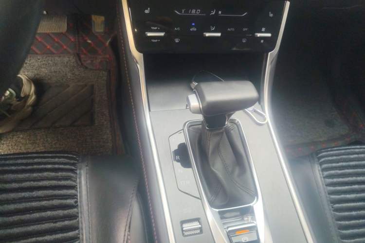 Used CHANGAN CS75 2023 Enjoy Edition 1.5T DCT Prestige Version Gear Lever