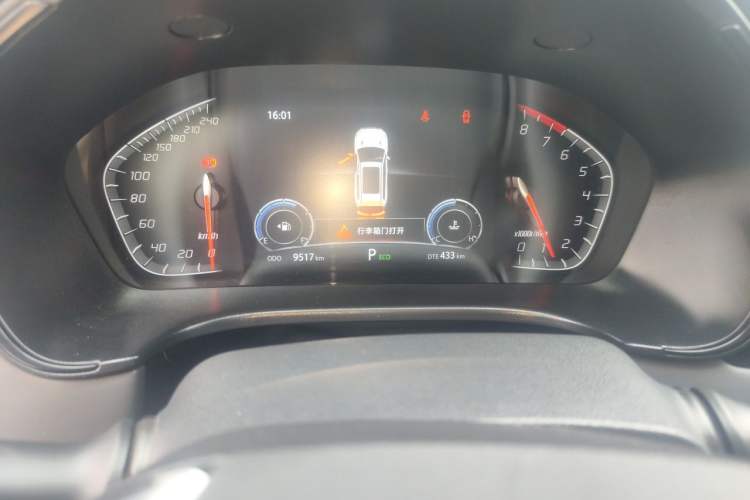 Used CHANGAN CS75 2023 Enjoy Edition 1.5T DCT Prestige Version Odometer Close Up