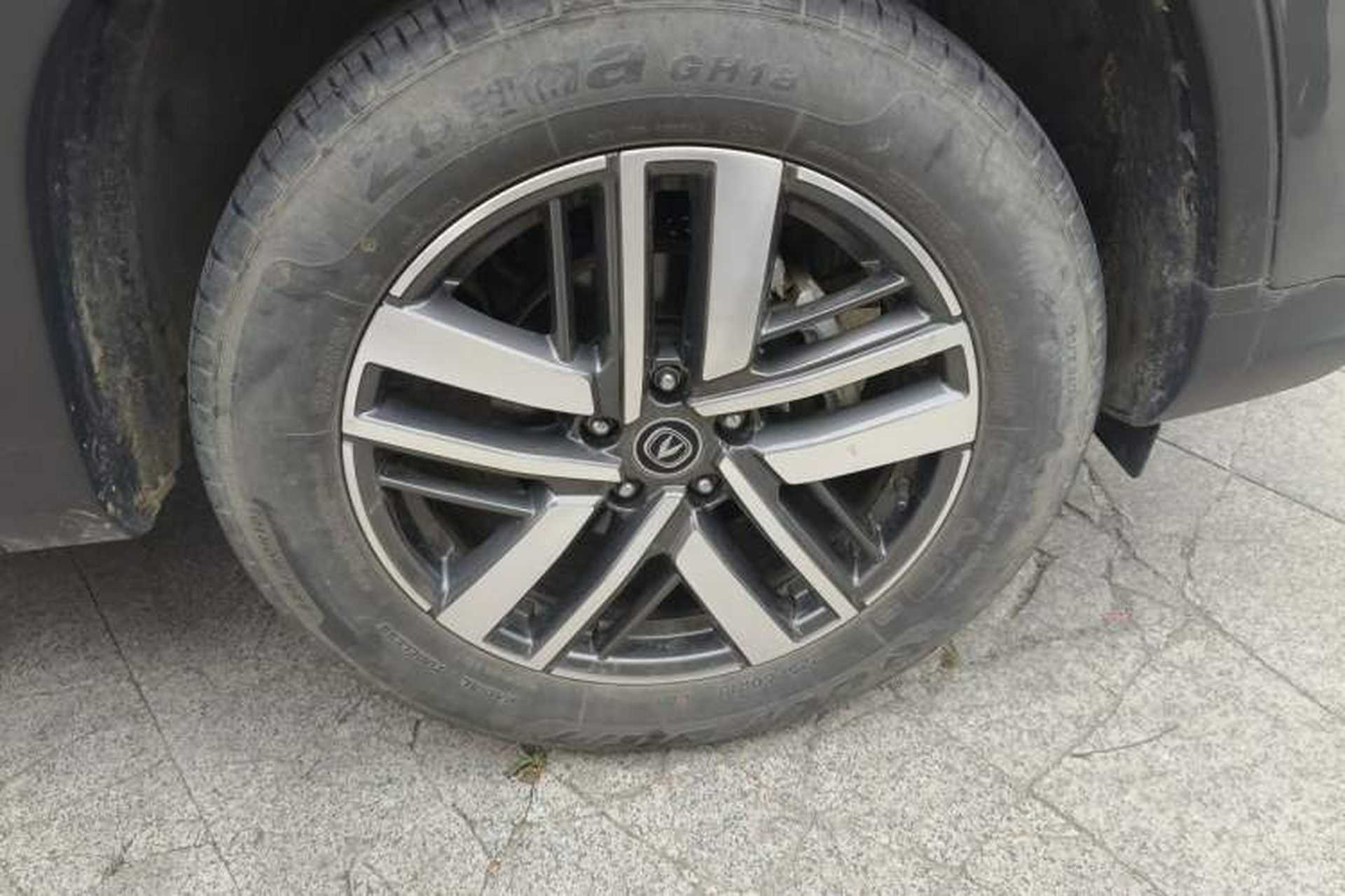 Used CHANGAN CS75 2023 Enjoy Edition 1.5T DCT Luxury Version Right Front Wheel Hub