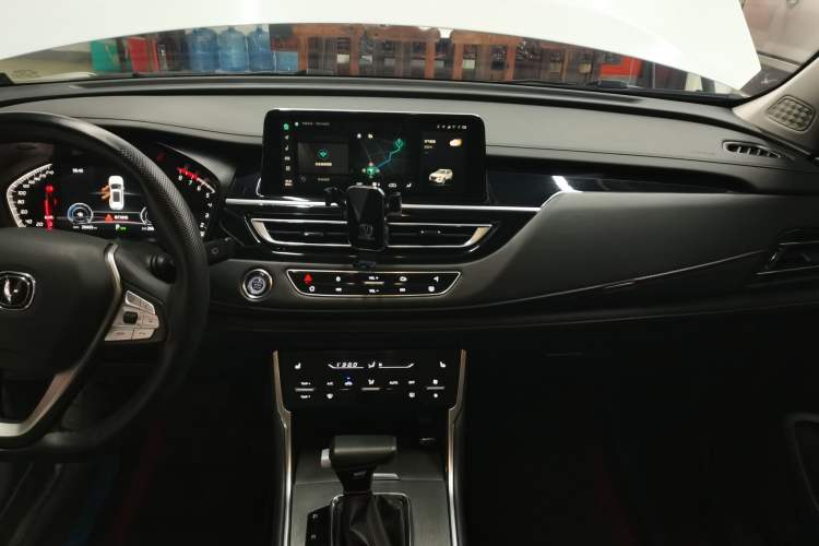 Used CHANGAN CS75 2023 Enjoy Edition 1.5T DCT Prestige Version Audio And AC Panel