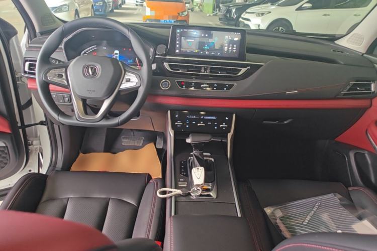 Used CHANGAN CS75 2023 Enjoy Edition 1.5T DCT Prestige Version Center Console