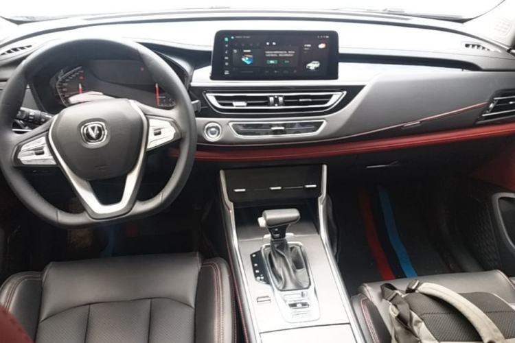 Used CHANGAN CS75 2023 Enjoy Edition 1.5T DCT Prestige Version Center Console
