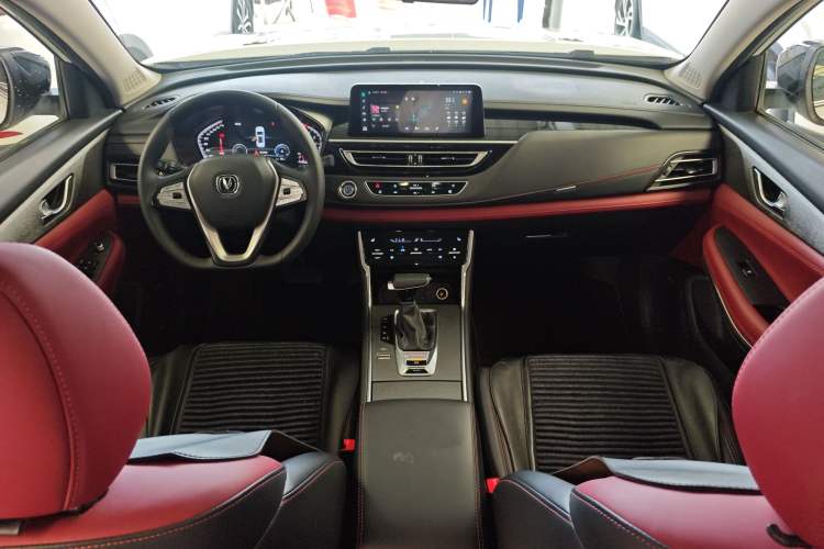 Used CHANGAN CS75 2023 Enjoy Edition 1.5T DCT Prestige Version Center Console
