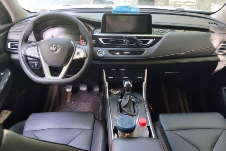 Used CHANGAN CS75 2023 Enjoy Edition 1.5T Manual Elite Model Center Console