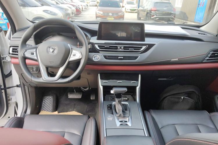 Used CHANGAN CS75 2023 Enjoy Edition 1.5T DCT Luxury Version Center Console