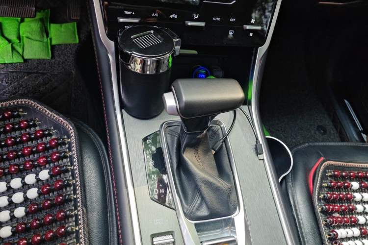 Used CHANGAN CS75 2023 Enjoy Edition 1.5T DCT Luxury Version Gear Lever