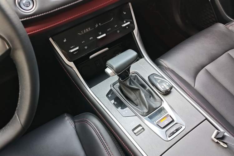 Used CHANGAN CS75 2023 Enjoy Edition 1.5T DCT Prestige Version Gear Lever
