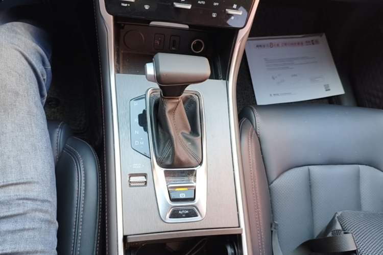 Used CHANGAN CS75 2023 Enjoy Edition 1.5T DCT Prestige Version Gear Lever