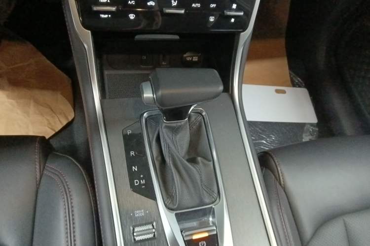Used CHANGAN CS75 2023 Enjoy Edition 1.5T DCT Prestige Version Gear Lever