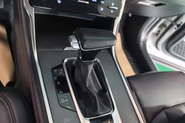 Used CHANGAN CS75 2023 Enjoy Edition 1.5T DCT Luxury Version Gear Lever