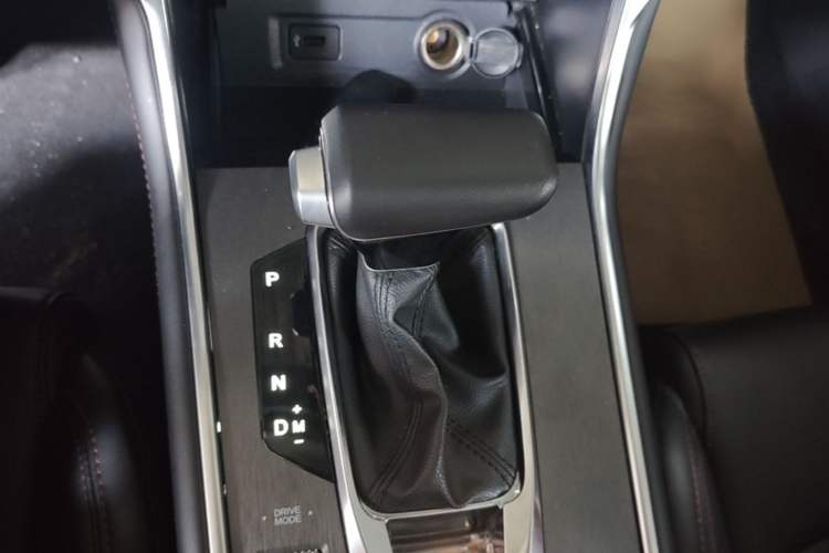 Used CHANGAN CS75 2023 Enjoy Edition 1.5T DCT Luxury Version Gear Lever