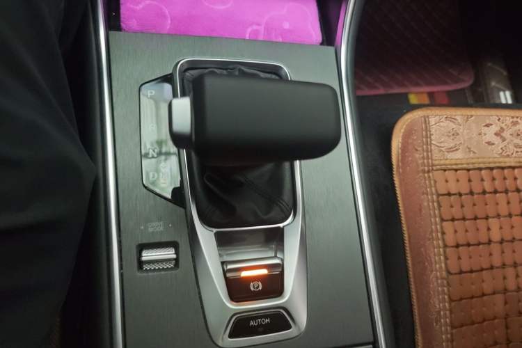 Used CHANGAN CS75 2023 Enjoy Edition 1.5T DCT Prestige Version Gear Lever