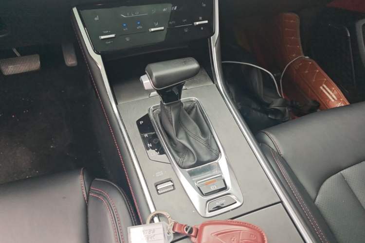 Used CHANGAN CS75 2023 Enjoy Edition 1.5T DCT Prestige Version Gear Lever