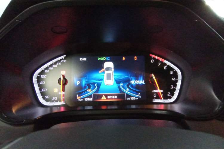 Used CHANGAN CS75 2023 Enjoy Edition 1.5T DCT Luxury Version Instrument Cluster