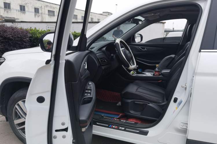 Used CHANGAN CS75 2023 Enjoy Edition 1.5T DCT Luxury Version Interior 3