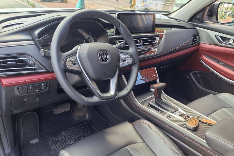 Used CHANGAN CS75 2023 Enjoy Edition 1.5T DCT Luxury Version Interior 9