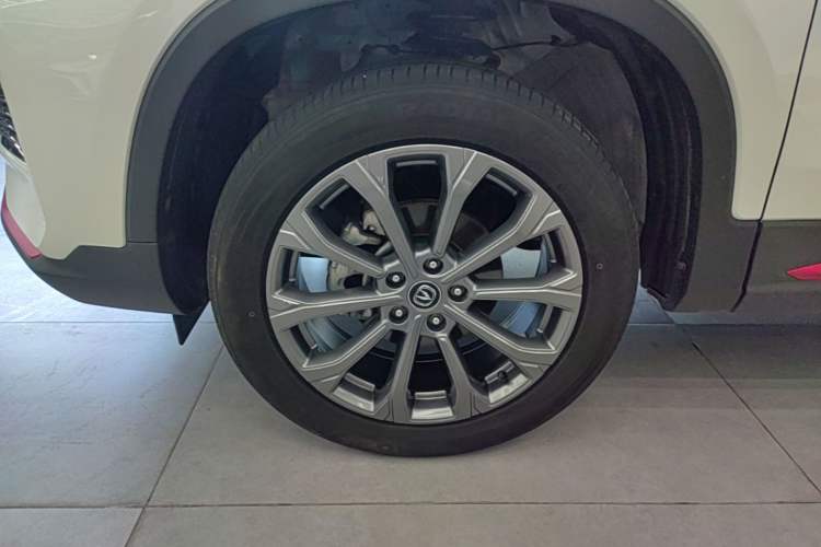 Used CHANGAN CS75 2023 Enjoy Edition 1.5T DCT Prestige Version Left Front Wheel Hub