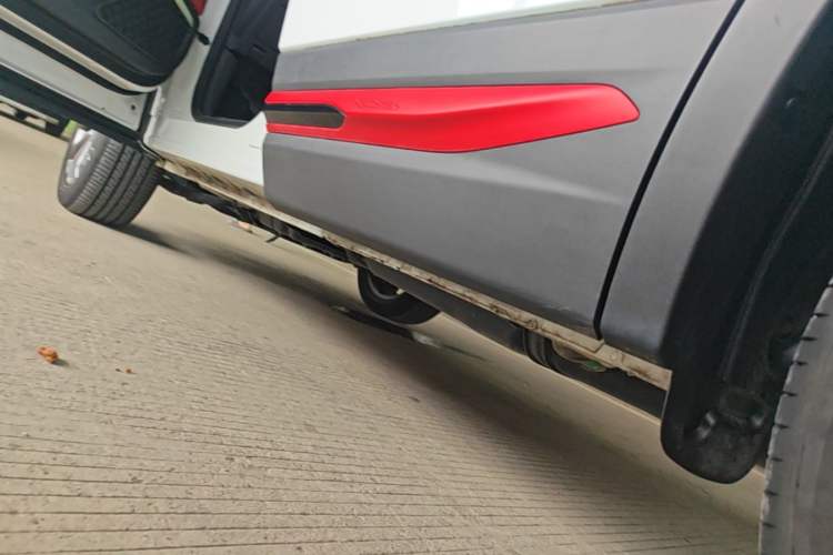 Used CHANGAN CS75 2023 Enjoy Edition 1.5T DCT Prestige Version Left Side Sill