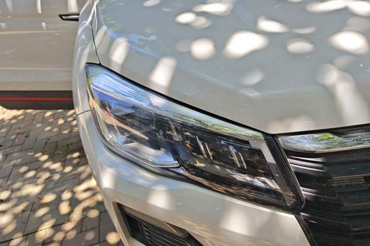 Used CHANGAN CS75 2023 Enjoy Edition 1.5T DCT Prestige Version Right Front Headlight