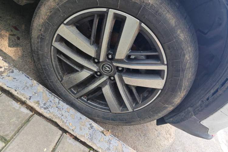 Used CHANGAN CS75 2023 Enjoy Edition 1.5T DCT Luxury Version Right Front Wheel Hub
