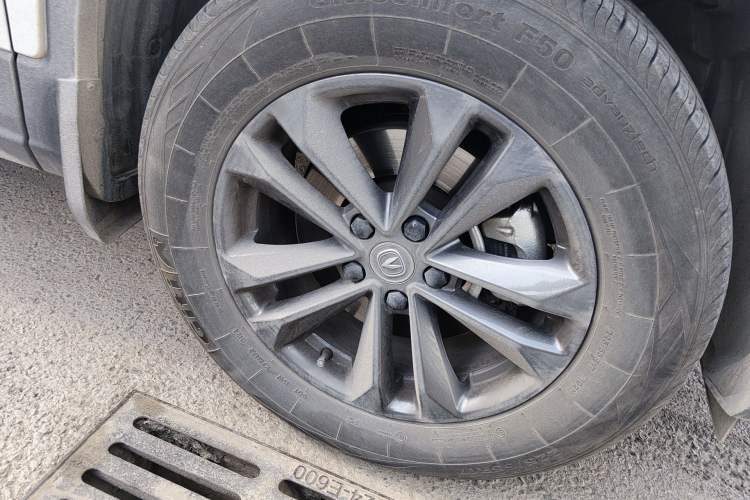 Used CHANGAN CS75 2023 Enjoy Edition 1.5T Manual Elite Model Right Front Wheel Hub