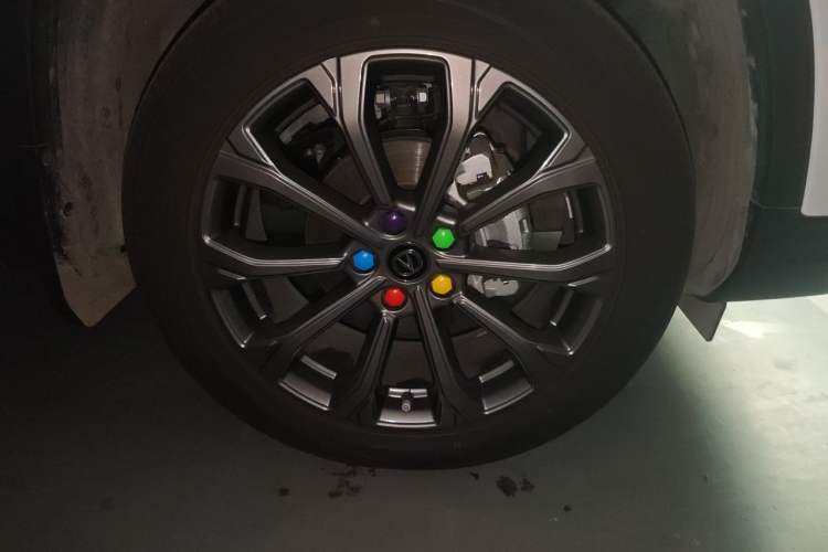 Used CHANGAN CS75 2023 Enjoy Edition 1.5T DCT Prestige Version Right Front Wheel Hub