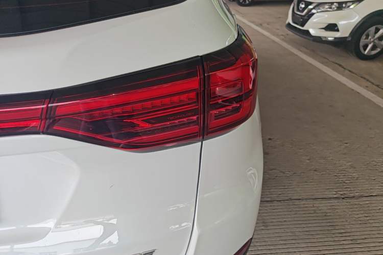 Used CHANGAN CS75 2023 Enjoy Edition 1.5T DCT Prestige Version Right Rear Taillight