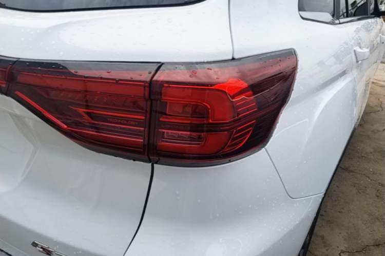Used CHANGAN CS75 2023 Enjoy Edition 1.5T DCT Prestige Version Right Rear Taillight