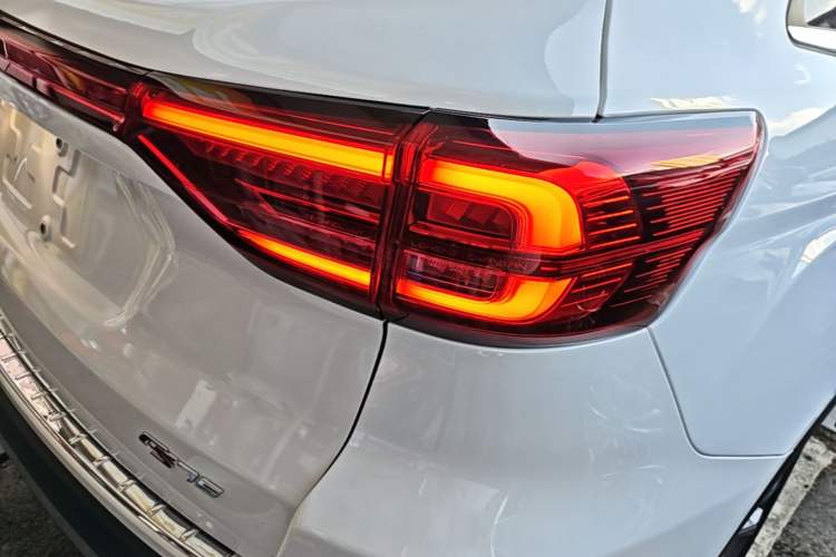Used CHANGAN CS75 2023 Enjoy Edition 1.5T DCT Prestige Version Right Rear Taillight
