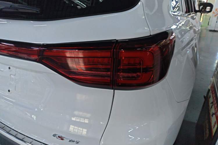 Used CHANGAN CS75 2023 Enjoy Edition 1.5T DCT Prestige Version Right Rear Taillight