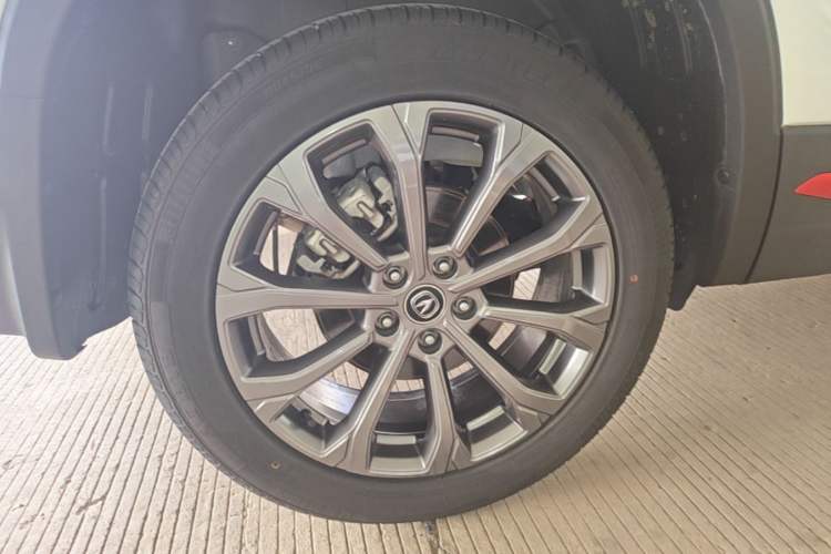 Used CHANGAN CS75 2023 Enjoy Edition 1.5T DCT Prestige Version Right Rear Wheel Hub