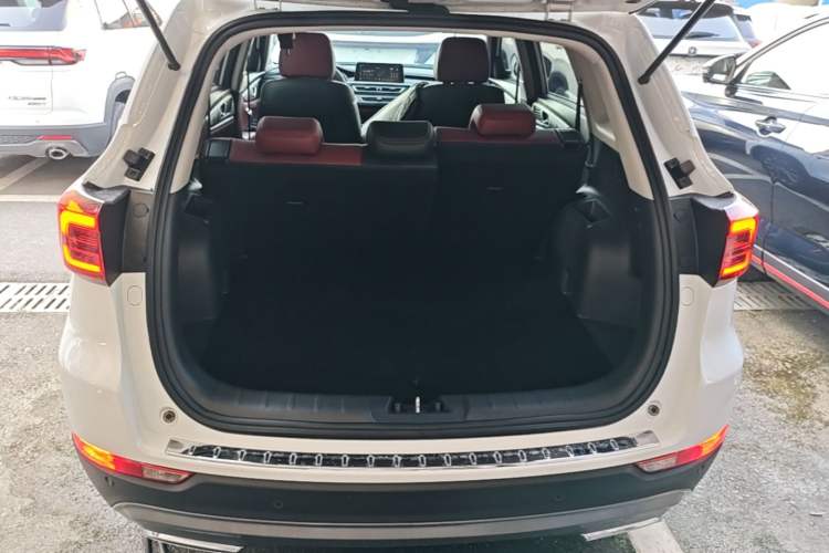 Used CHANGAN CS75 2023 Enjoy Edition 1.5T DCT Prestige Version Trunk