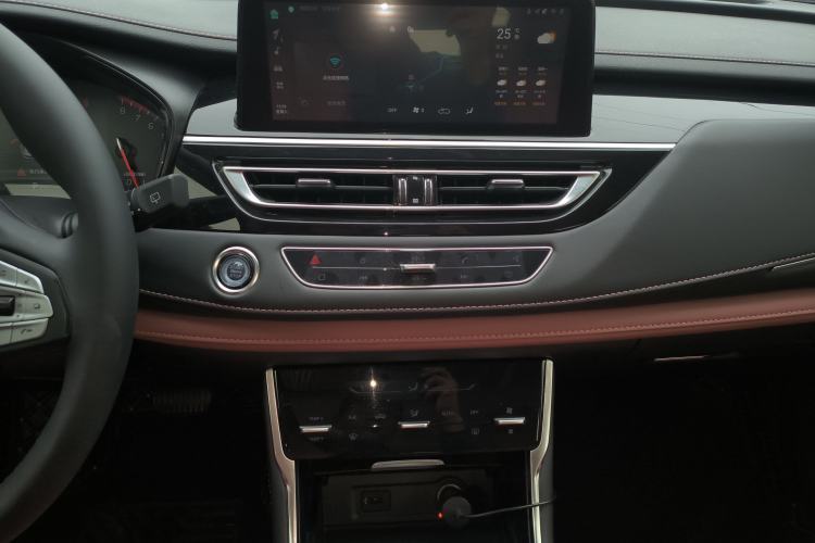 Used CHANGAN CS75 2024 Enjoy Edition 1.5T DCT Luxury Model Audio And AC Panel