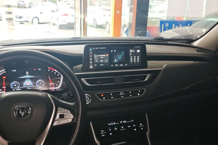 Used CHANGAN CS75 2024 Enjoy Edition 1.5T DCT Luxury Model Center Console