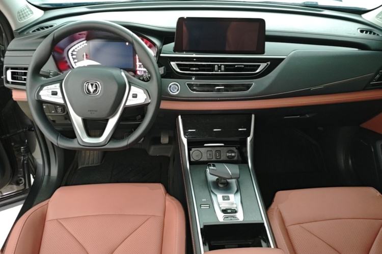 Used CHANGAN CS75 2024 Enjoyment Edition 1.5T DCT Prestige Model Center Console