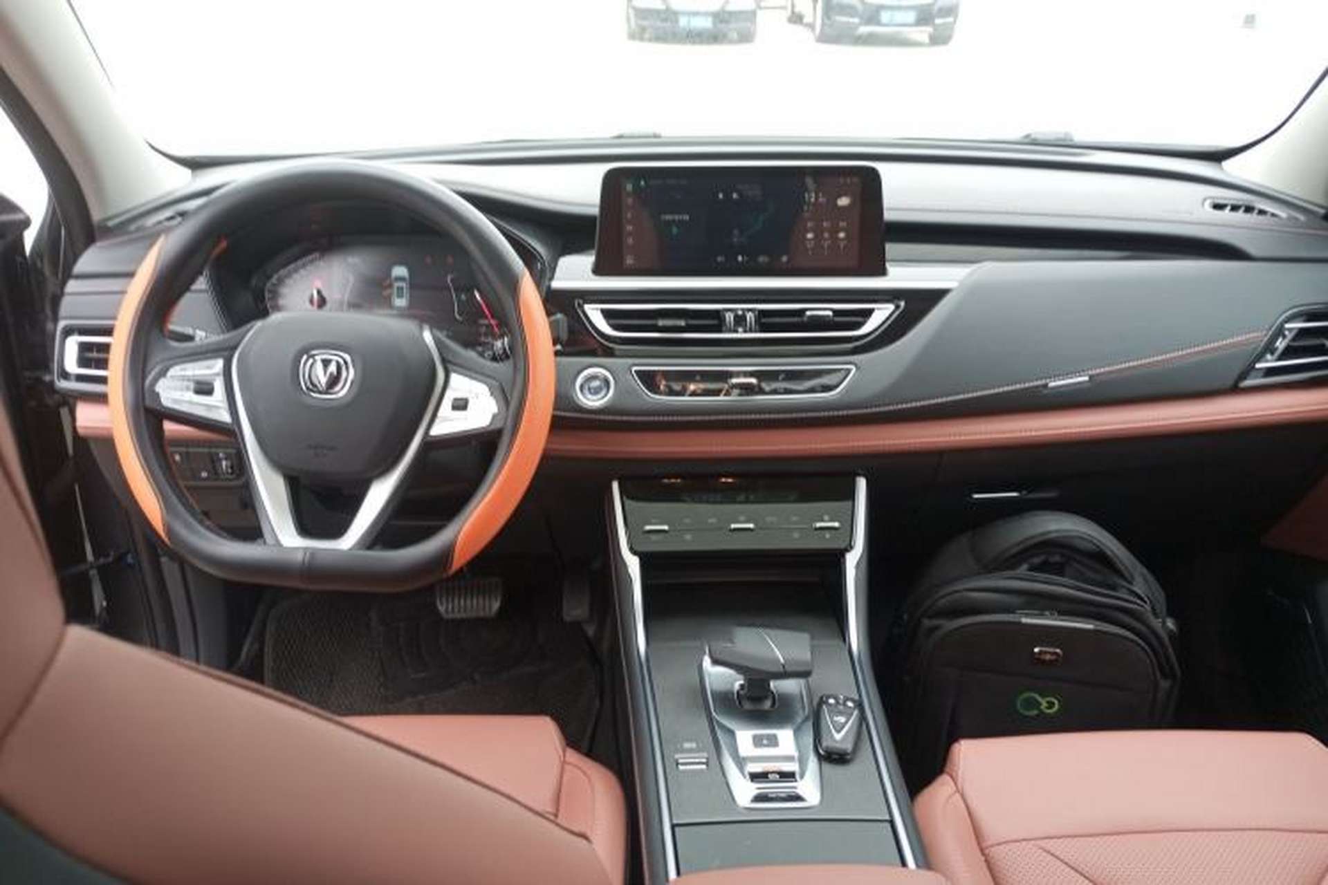 Used CHANGAN CS75 2024 Enjoy Edition 1.5T DCT Luxury Model Center Console