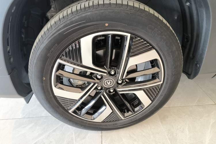 Used CHANGAN CS75 2024 Enjoyment Edition 1.5T DCT Prestige Model Exterior 4