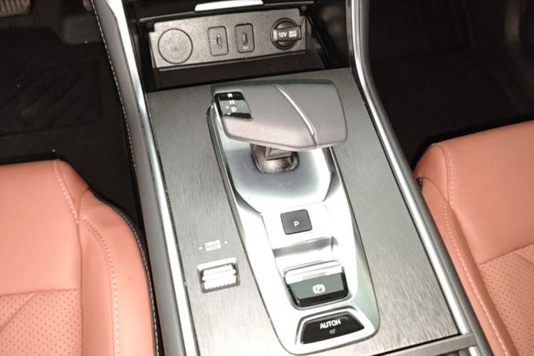 Used CHANGAN CS75 2024 Enjoyment Edition 1.5T DCT Prestige Model Gear Lever