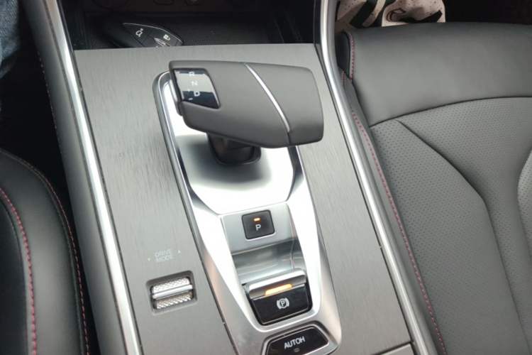 Used CHANGAN CS75 2024 Enjoyment Edition 1.5T DCT Prestige Model Gear Lever