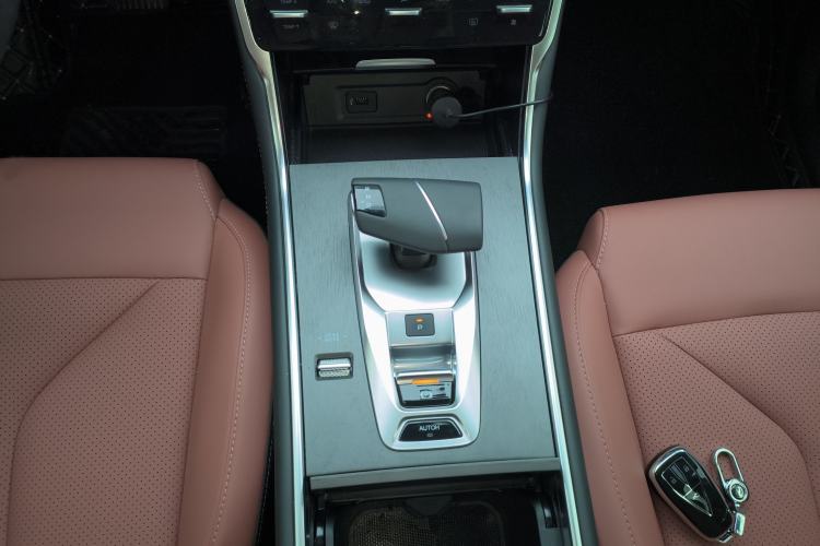Used CHANGAN CS75 2024 Enjoy Edition 1.5T DCT Luxury Model Gear Lever