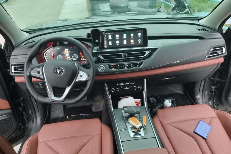 Used CHANGAN CS75 2024 Enjoy Edition 1.5T DCT Luxury Model Interior 2