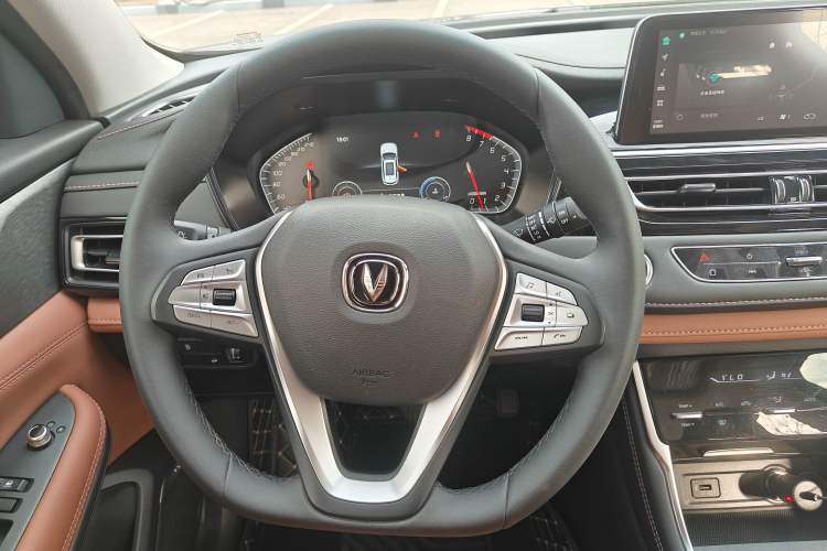 Used CHANGAN CS75 2024 Enjoy Edition 1.5T DCT Luxury Model Interior 6