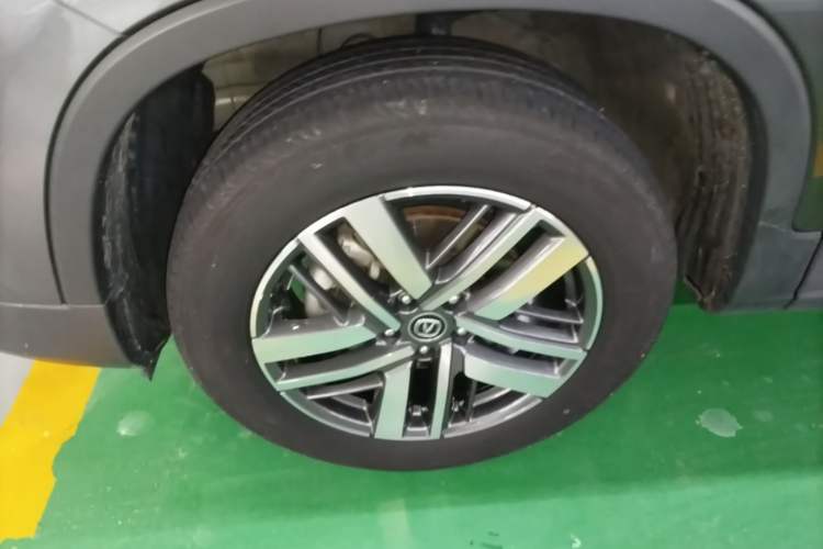 Used CHANGAN CS75 2024 Enjoy Edition 1.5T DCT Luxury Model Left Front Wheel Hub