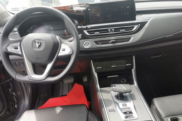 Used CHANGAN CS75 2024 Enjoyment Edition 1.5T DCT Prestige Model Center Console