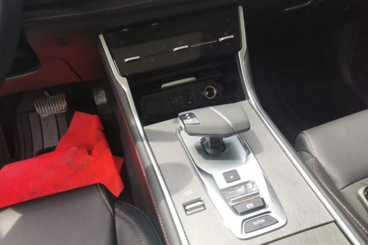 Used CHANGAN CS75 2024 Enjoyment Edition 1.5T DCT Prestige Model Gear Lever